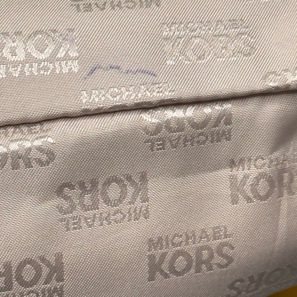 🔆🔆MICHAEL KORS TOTE🔆🔆 - Picture 11 of 16